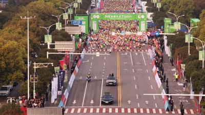 23℃的咸宁，100℃的热爱！2026咸宁马拉松超燃图集→