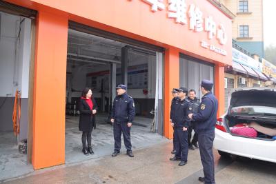 咸安城管：精细化管理服务 扮靓城市迎宾客