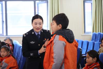 龙抬头护新芽 禁毒普法进校园