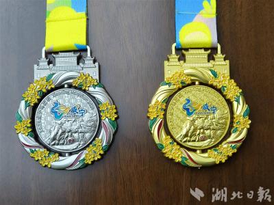 ​2026咸宁马拉松奖牌与服装设计理念发布
