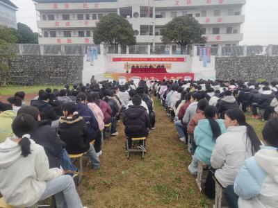 向阳湖镇多部门护航学生成长