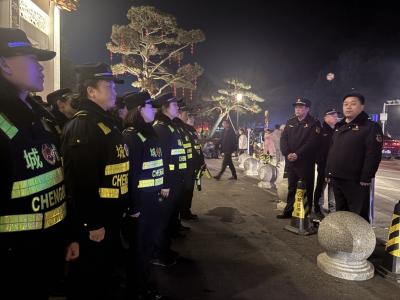 灯火耀咸安 城管护团圆——咸安区城市管理执法局全域护航元宵盛会 守护佳节平安祥和