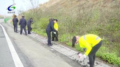 【爱我咸宁·共建家乡】咸安城管开展白色垃圾专项整治 护航马拉松赛事