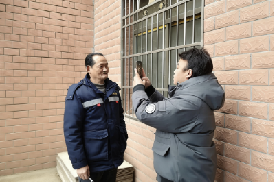 向阳湖镇宝塔村：社保年审送上门 便民服务暖人心