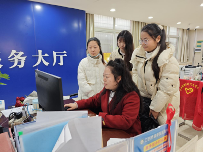 汀泗桥镇党群服务中心：柔肩扛重任 巾帼显担当