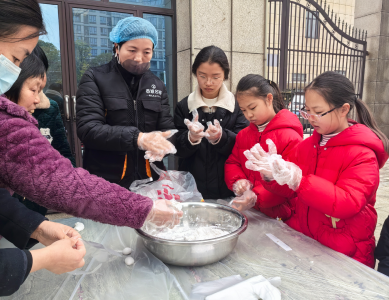 车站路社区：邻里齐聚乐团圆 欢欢喜喜闹元宵