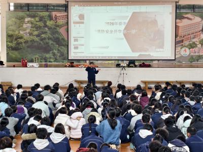 咸宁东方外国语学校开展春季消防疏散演练