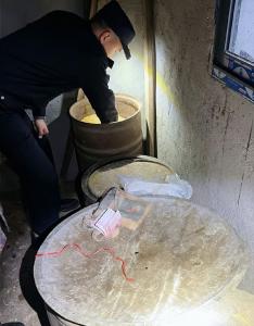 七旬老人误认家中失窃 民警翻遍玉米粒暖心寻回