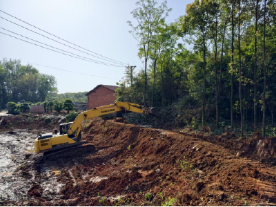 清淤固坡惠民生，门口塘改造为绿山村“蓄能添景”