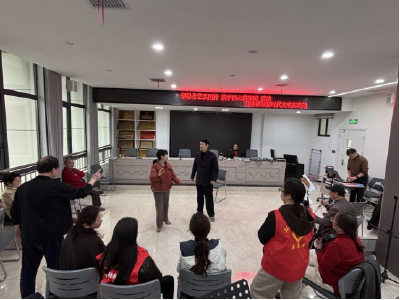 银龄传艺弘国粹，携手同心筑家园