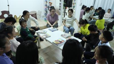 咸安区图书馆少儿读书会温馨落幕