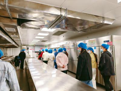 咸宁市大洲湖学校开展食堂开放日活动