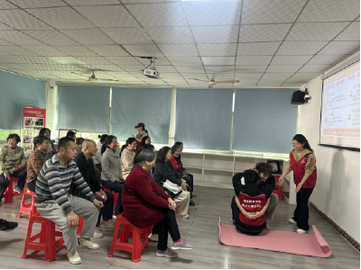 温泉街道花坛社区：青春护航夕阳红 安全守护伴身旁