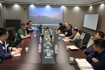 咸安区人大联合区法院赴华劲铝业调研 以法治服务护航企业发展