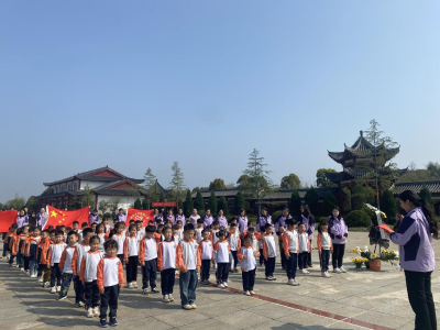 清明寄哀思 红色润童心