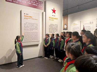 “小小讲解员”上岗 让英烈精神薪火相传