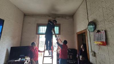 区机关事务服务中心：便民维修进家门 情系百家暖民心