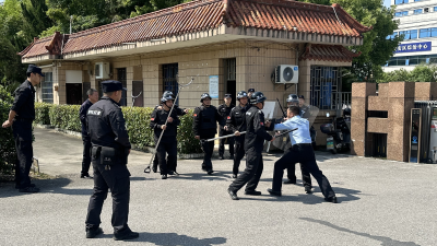 区机关事务服务中心联合多部门开展反恐防袭应急演练