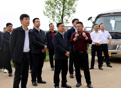 通山县来咸安区考察学习“山上换山下”工作 共谋耕地林地科学布局 协同推进全域土地综合整治