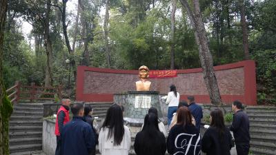 白茶社区开展清明祭英烈活动，以哀思敬英雄、以文明暖人心