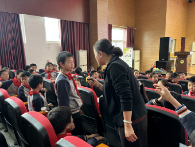 万年路社区：“扫黄打非”护成长 书香润心伴我行