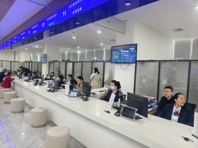 咸安区人社局：跟岗学习“接地气”  青年干部“壮筋骨”