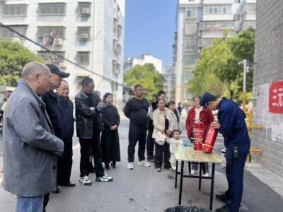 文明祭祀树新风 消防实操护平安