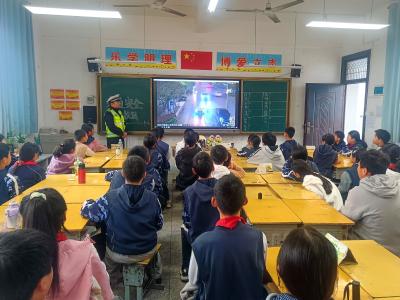 交通安全进校园 平安种子植心田