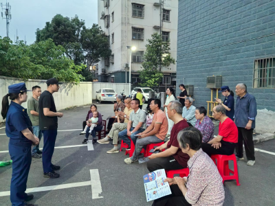 消防宣传进小区 筑牢安全“防火墙”
