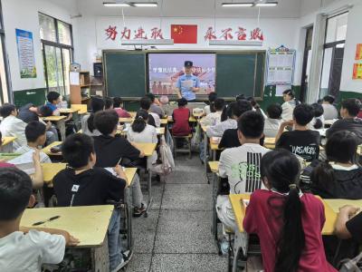 汀泗桥镇：普法润童心 平安共成长