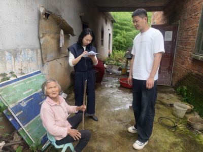 横沟桥镇：暴雨巡查暖民心 排查隐患守平安