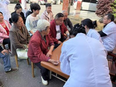 健康义诊进乡村 暖心服务零距离——双溪中心卫生院赴三桥村开展义诊活动侧记