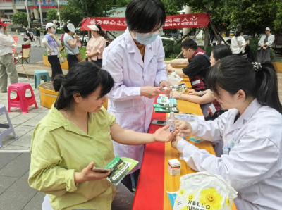 温泉街道滨河社区举办“我为群众办实事 服务居民暖人心”主题活动