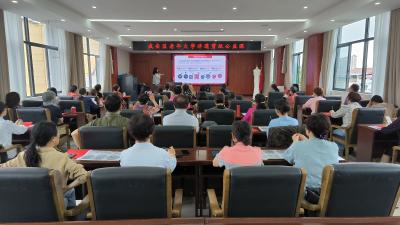 指尖传非遗 剪纸润初心 区老年大学首开非遗剪纸公益课