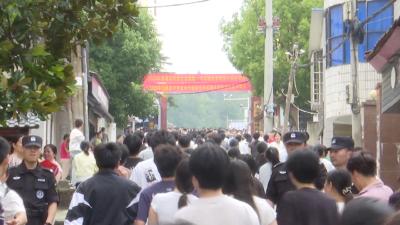2026年全国高考今日开考 咸安4054名考生奔赴考场