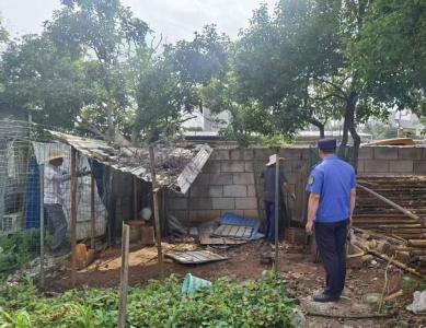 “城管进社区”解民忧 整治小区环境顽疾