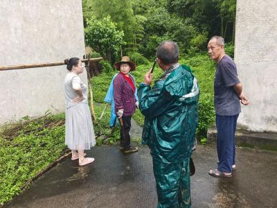汀泗桥镇：端午防汛不松懈 紧急搜山保平安