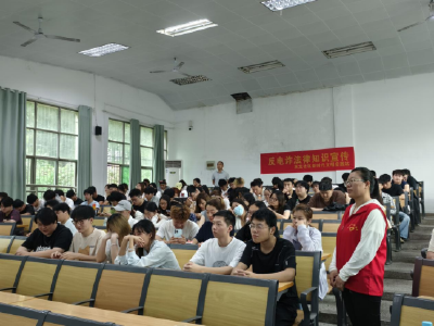 双龙社区：警社携手进校园 反诈护航学子行