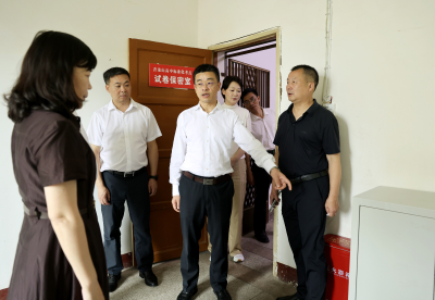 李军平调研中考准备工作时强调：守牢安全底线  周密细致做好服务保障 全力确保中考安全平稳有序