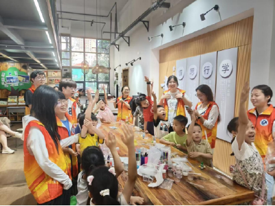 温泉街道希望桥社区：童心探科学 志愿伴成长