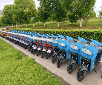 停车“有位” 文明“归位” 咸安城管开展共享单车专项治理