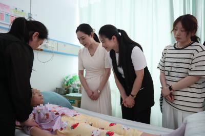咸安区多部门联动慰问帮扶困境住院儿童
