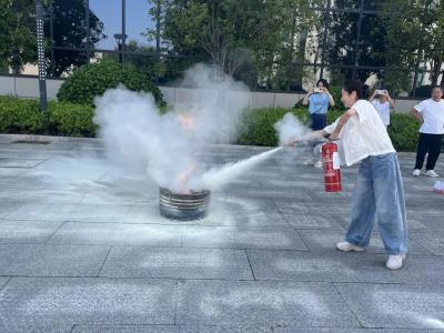 以练筑防 安全护航 咸安区文体中心开展消防应急疏散演练