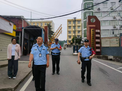护航中高考 咸安区文旅综合执法开展校园周边文化市场专项联合整治