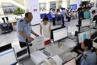 咸安：“证前指导”靠前服务 药店准营按“加速键”
