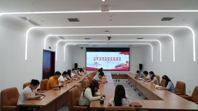 区融媒体中心：以学正风校准政绩观 履职尽责彰显融媒担当