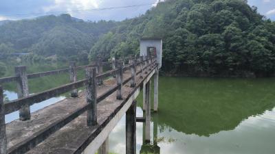 严阵以待筑牢安全防线 区水利和湖泊局开展台风防御准备工作