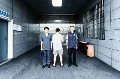 咸安法院开展专项执行行动 22名被执行人被拘传