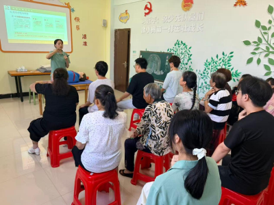 急救科普进社区 反诈护航保平安