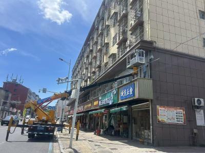 北正街社区：消除高空坠物隐患 保障居民出行安全